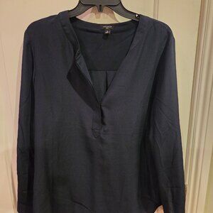 ANN TAYLOR SILK NAVY blouse, like new, Medium